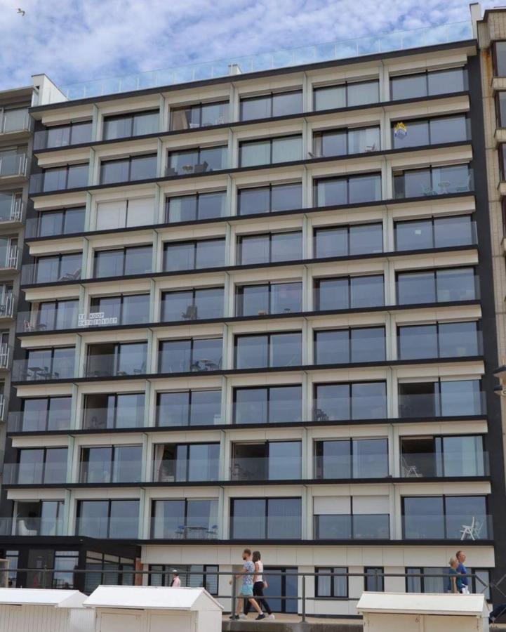 Studio 405 Op Zeedijk Met Frontaal Zeezicht 4De Verdiep Middelkerke Extérieur photo